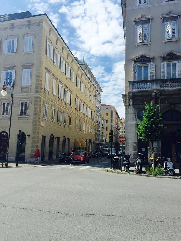 Giostra Studio Flat Trieste Exterior foto
