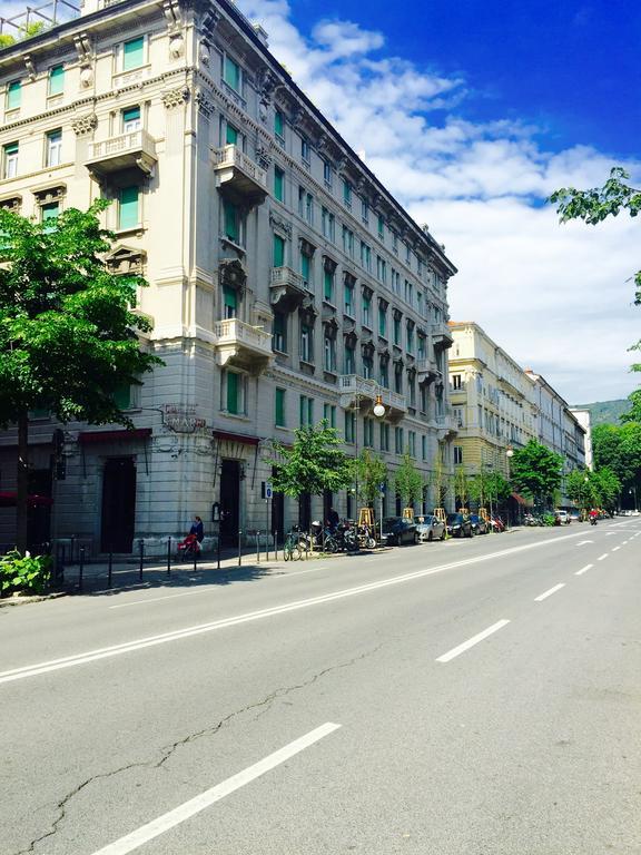 Giostra Studio Flat Trieste Exterior foto